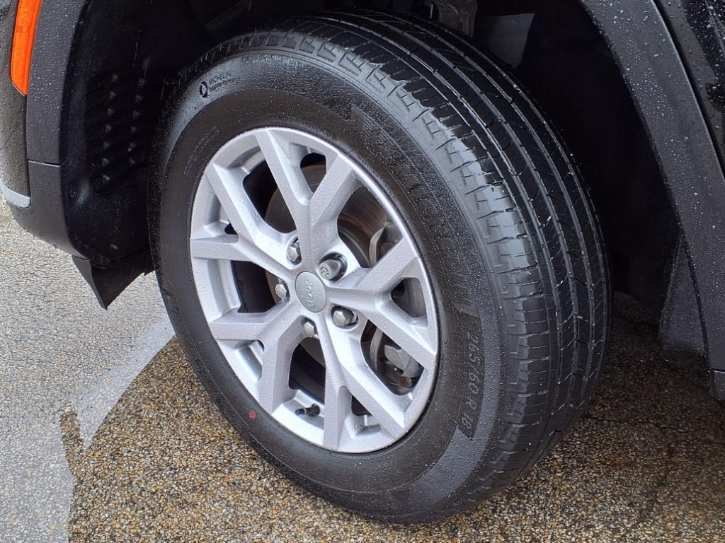 2022 Jeep Grand Cherokee Limited photo 4