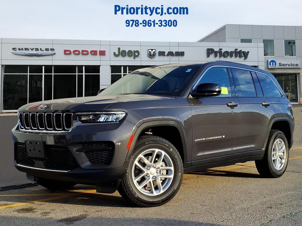 2025 Jeep Grand Cherokee Laredo's photo