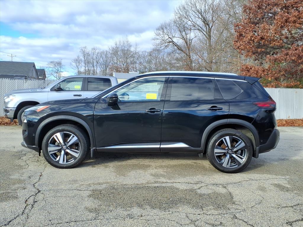 2021 Nissan Rogue Platinum photo 2