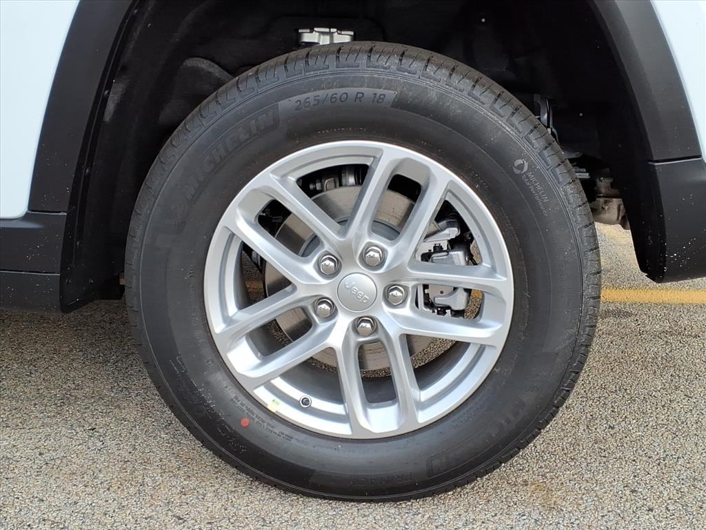 New 2025 Jeep Grand Cherokee LAREDO X 4X4 Sport Utility