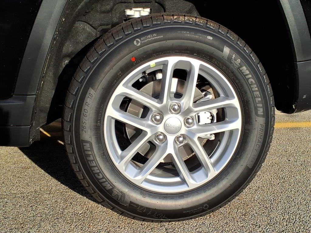 New 2025 Jeep Grand Cherokee LAREDO X 4X4 Sport Utility