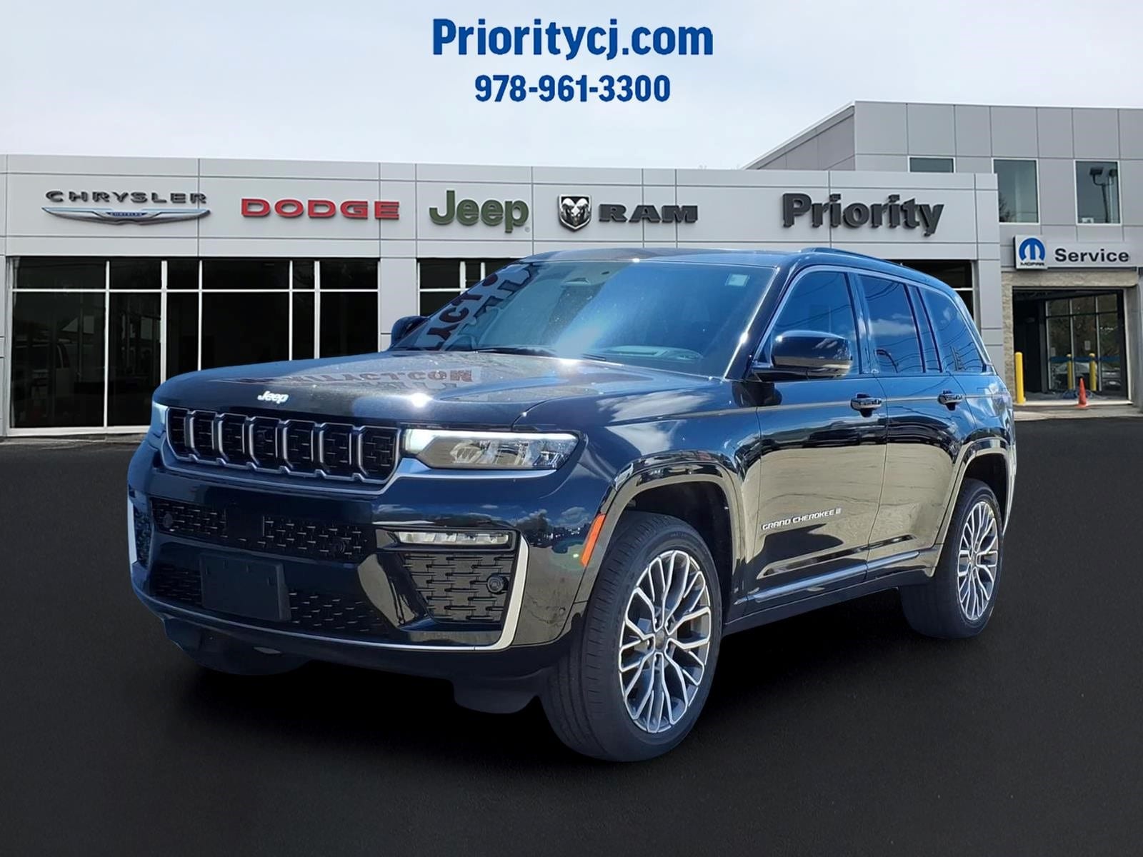 2026 Jeep Grand Cherokee Summit 4x4's photo