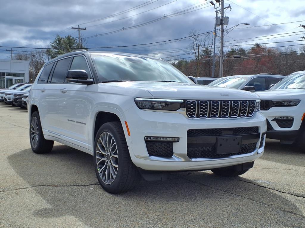 2025 Jeep Grand Cherokee L Summit Reserve photo 3