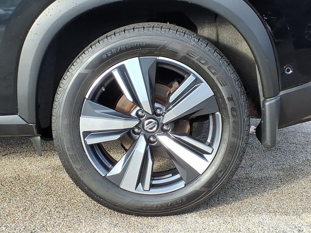 2021 Nissan Rogue Platinum photo 3