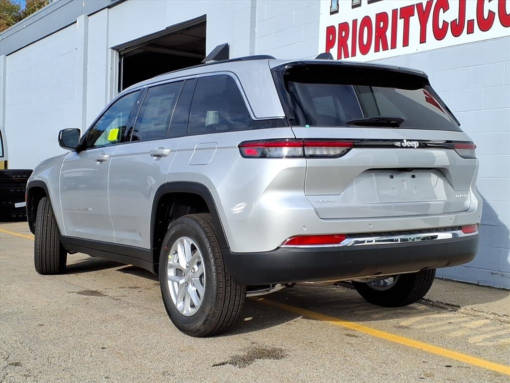 New 2025 Jeep Grand Cherokee LAREDO X 4X4 Sport Utility