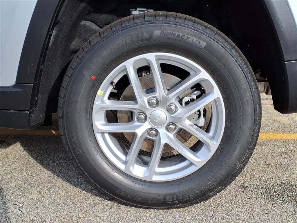 New 2025 Jeep Grand Cherokee LAREDO X 4X4 Sport Utility