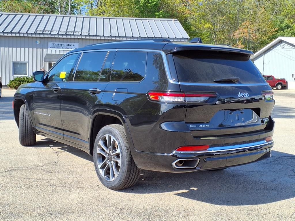 2022 Jeep Grand Cherokee Overland photo 3