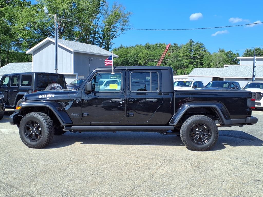2021 Jeep Gladiator Sport photo 2