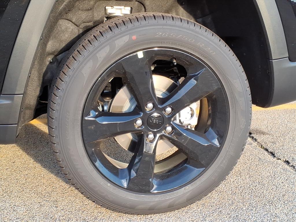 2025 Jeep Grand Cherokee Limited photo 3