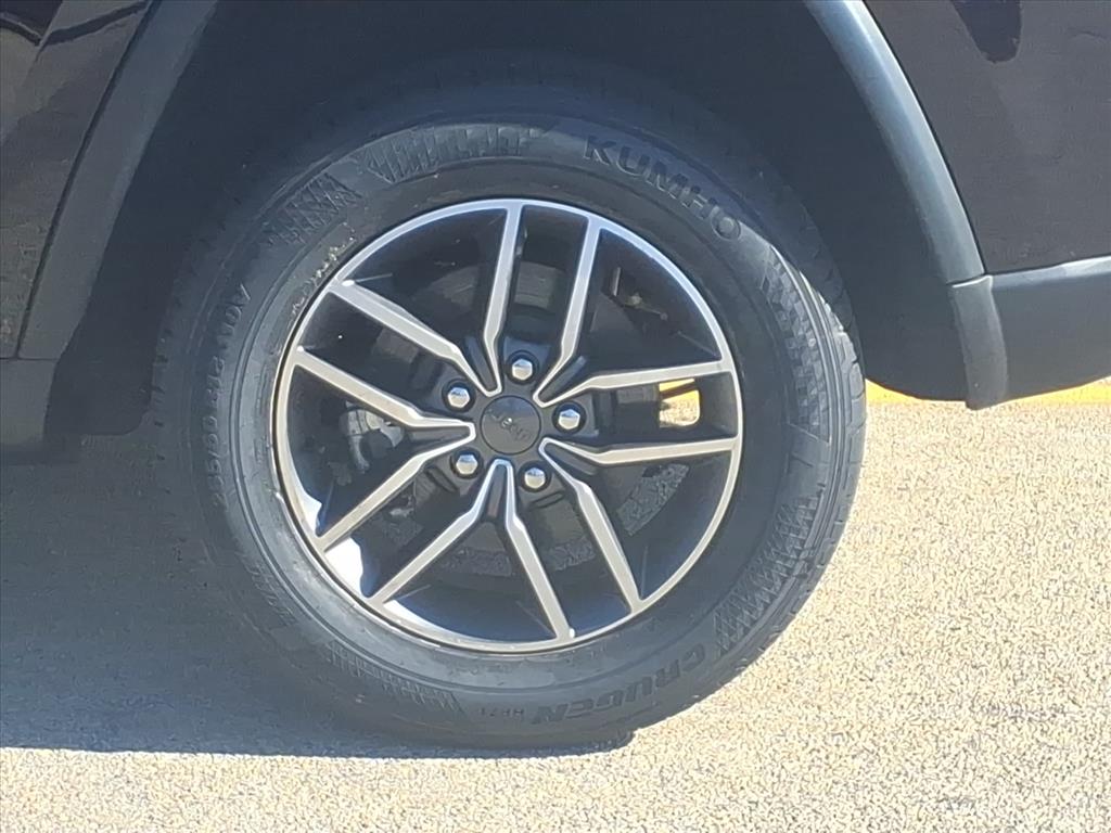 2021 Jeep Grand Cherokee Limited photo 2