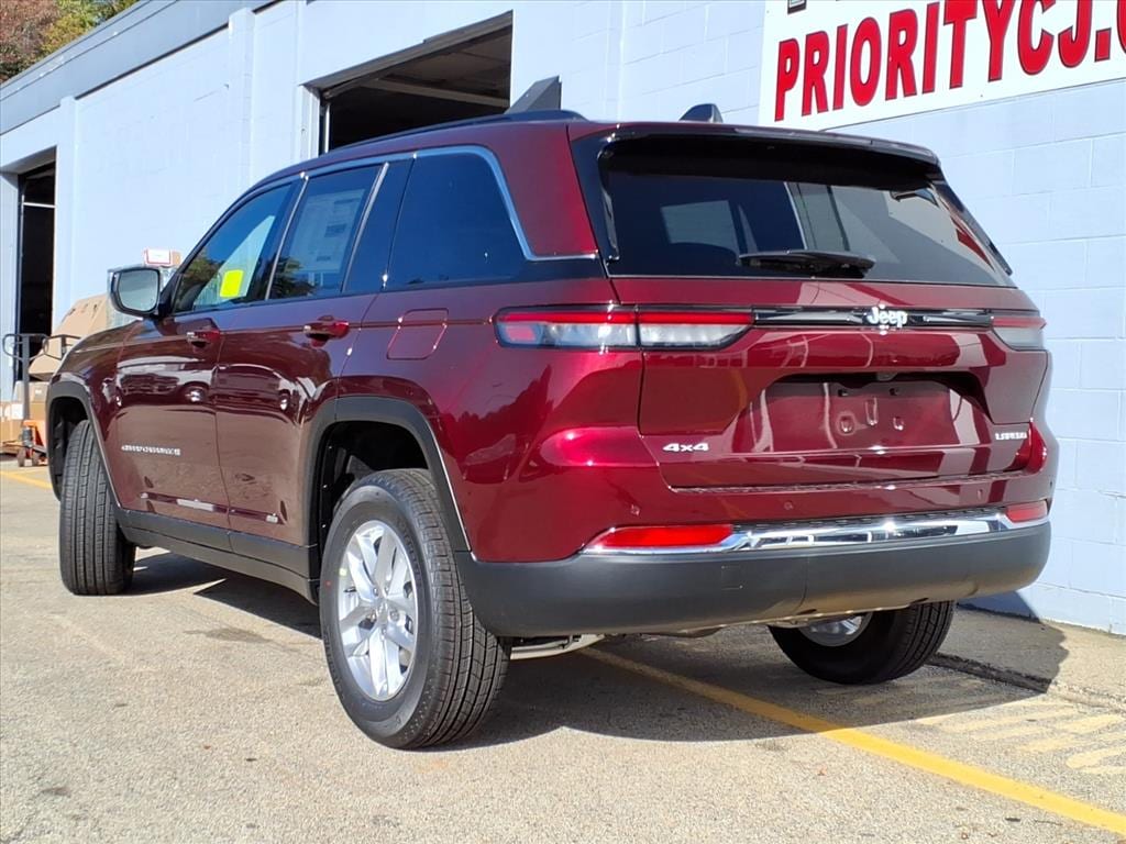 New 2025 Jeep Grand Cherokee LAREDO X 4X4 Sport Utility