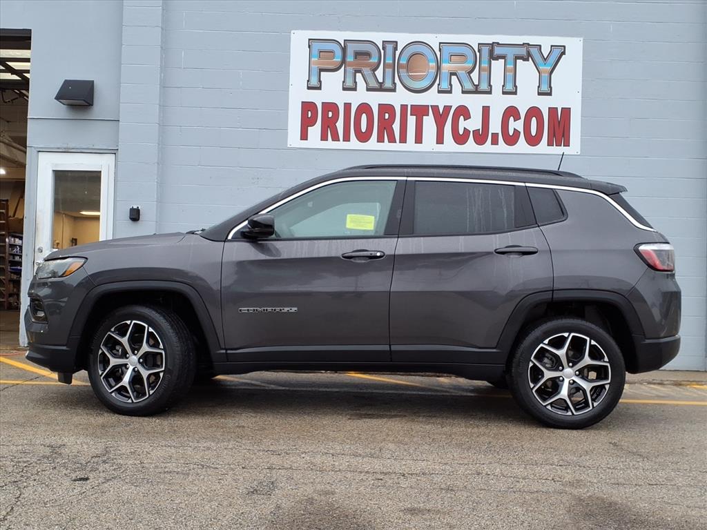 2024 Jeep Compass Limited photo 3