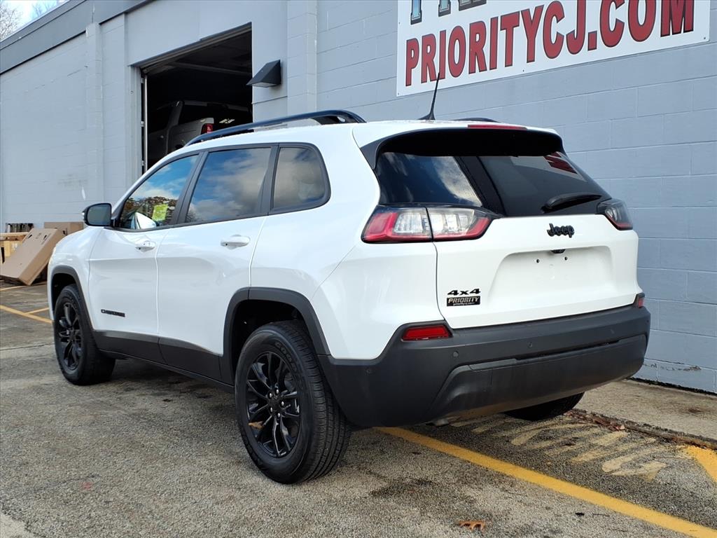 2023 Jeep Cherokee Altitude Lux photo 4