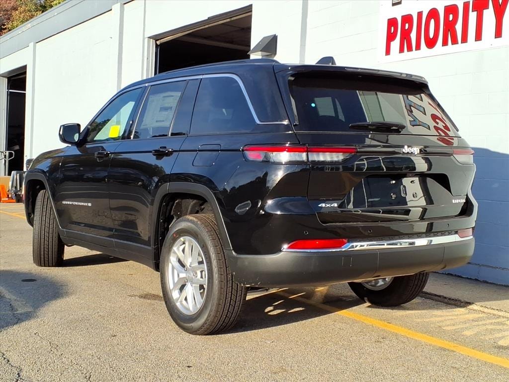 New 2025 Jeep Grand Cherokee LAREDO X 4X4 Sport Utility