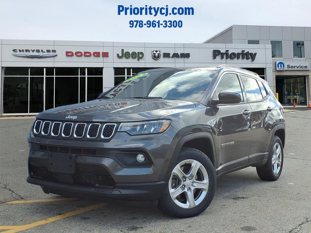 2023 Jeep Compass Latitude's photo