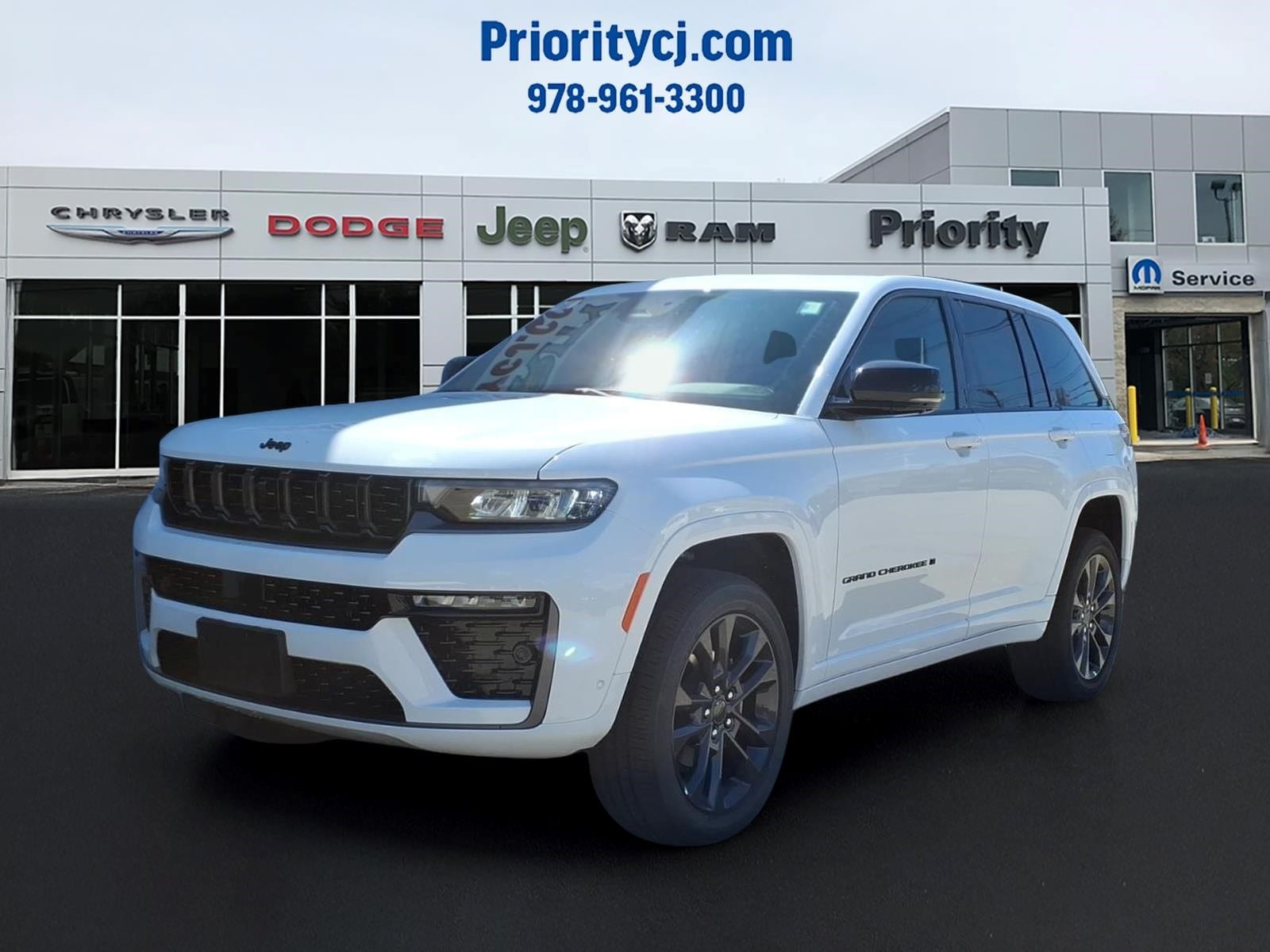 2026 Jeep Grand Cherokee Limited Reserve 4x4's photo