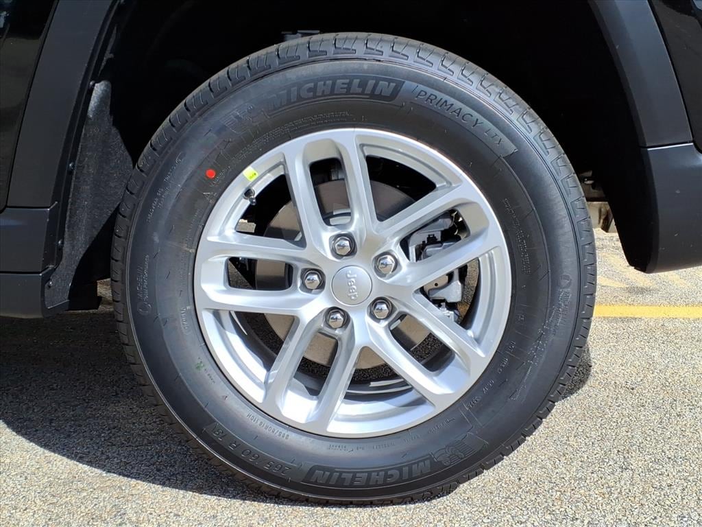 New 2025 Jeep Grand Cherokee LAREDO X 4X4 Sport Utility