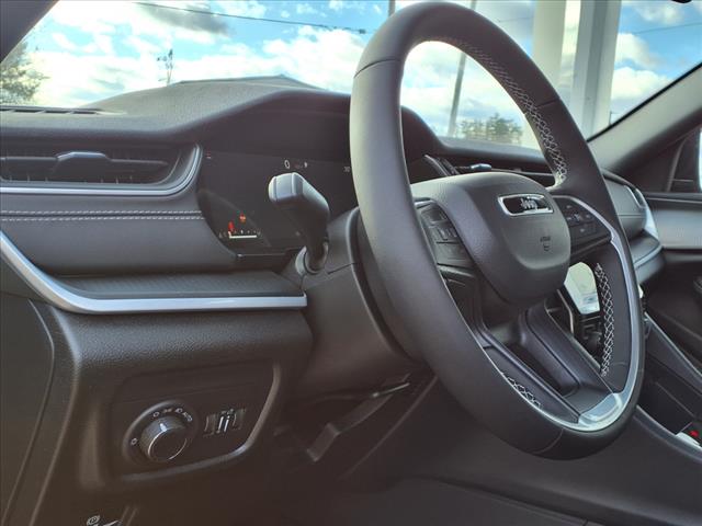 2025 Jeep Grand Cherokee L Summit Reserve photo 4