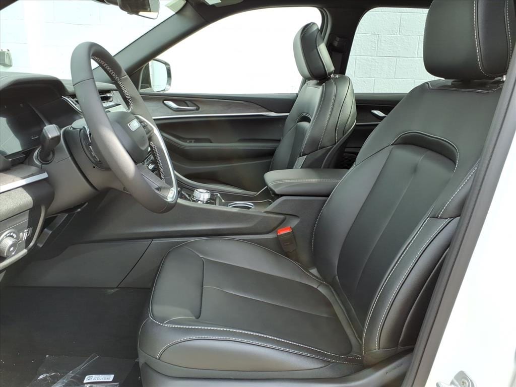 New 2025 Jeep Grand Cherokee LIMITED 4X4 Sport Utility