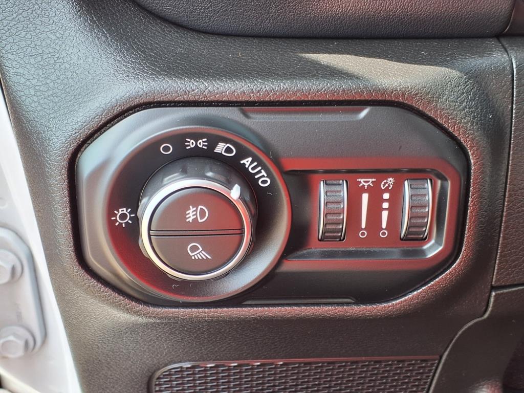 2021 Jeep Gladiator Overland - Photo 11