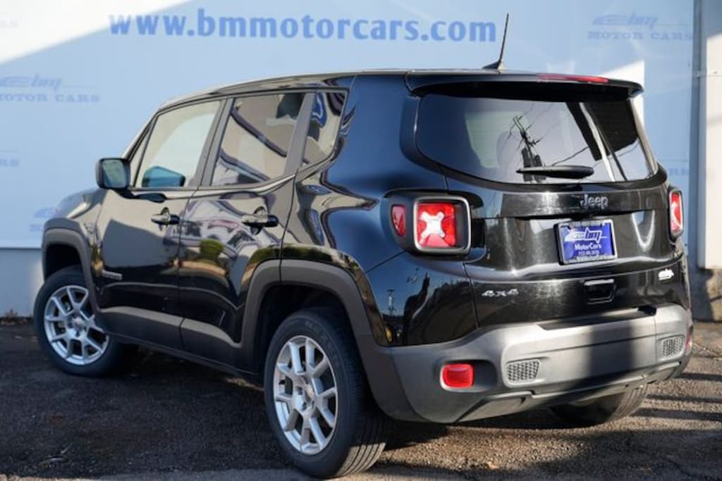 Used 2023 Jeep Renegade Latitude SUV