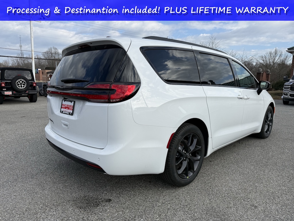 Used 2026 Chrysler Pacifica Select Select FWD