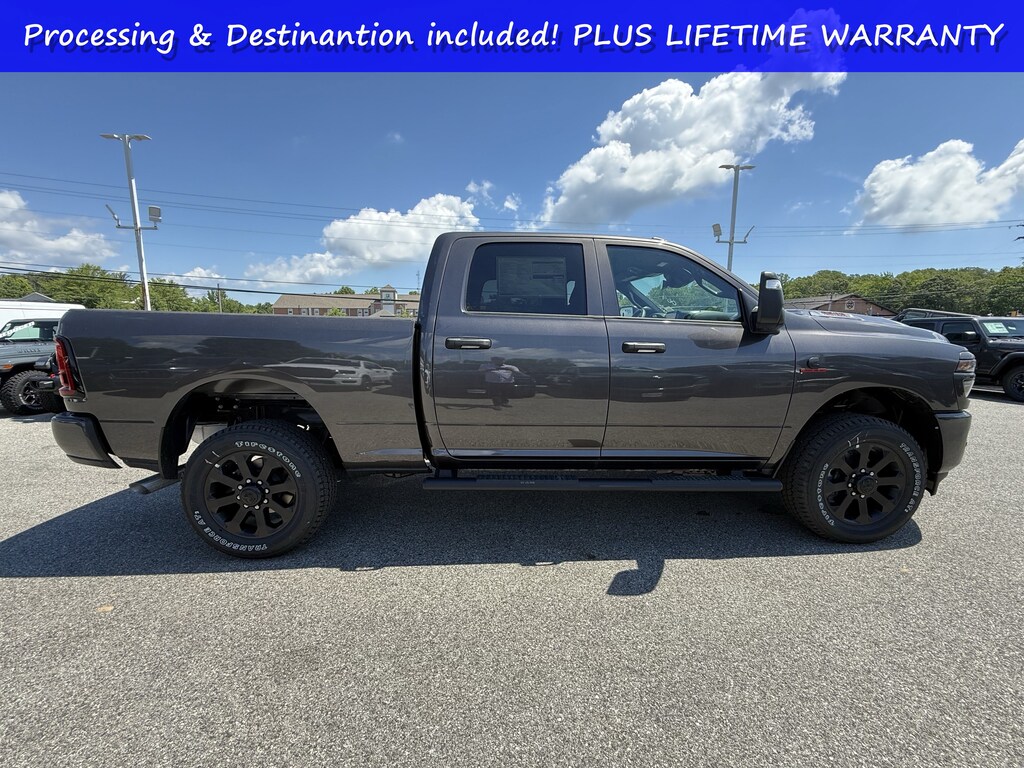 New 2026 Ram 2500 Black Express Black Express 4x4 Crew Cab 64 Box