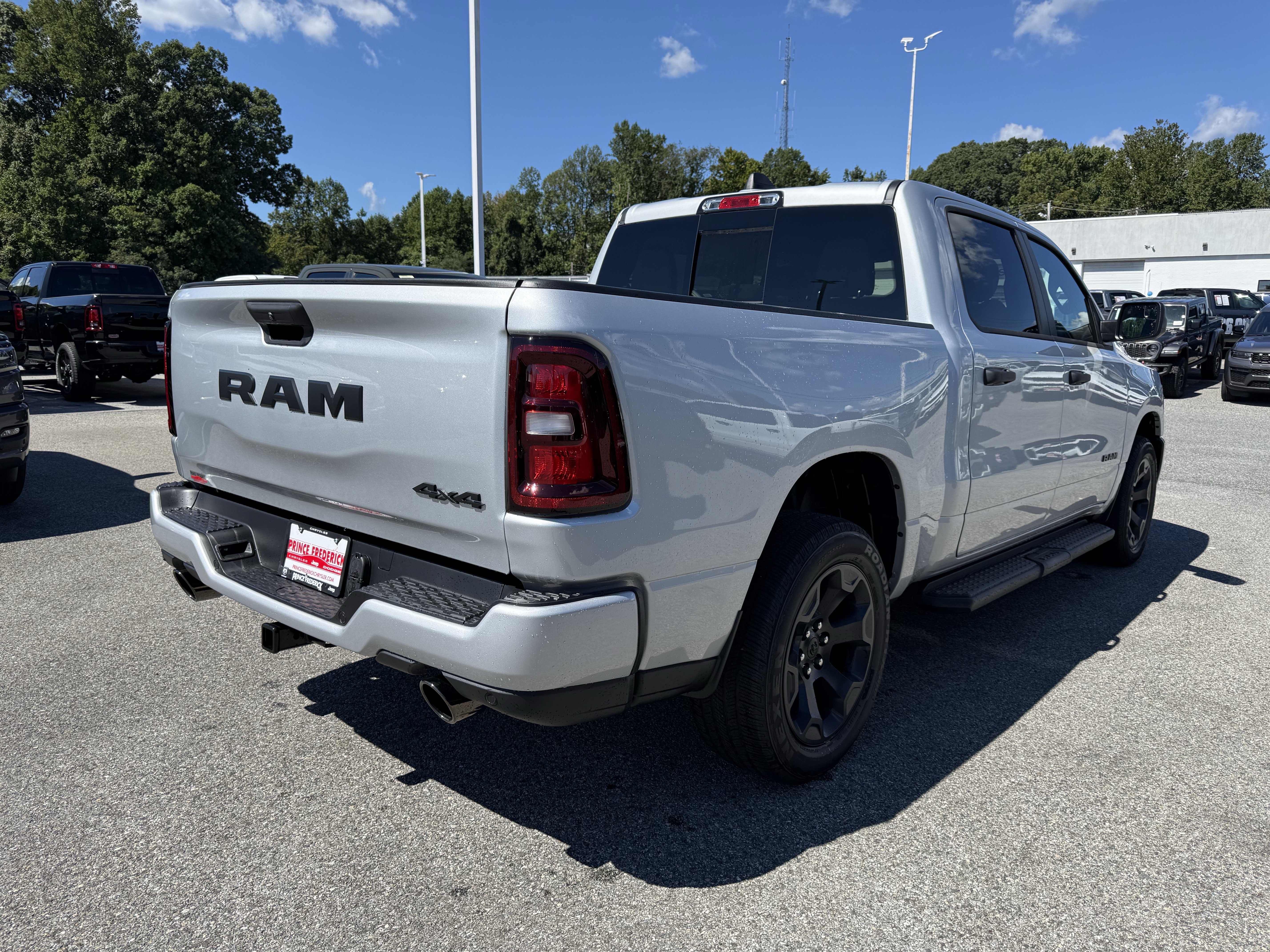 New 2027 Ram 1500 Express Express 4x4 Crew Cab 57 Box
