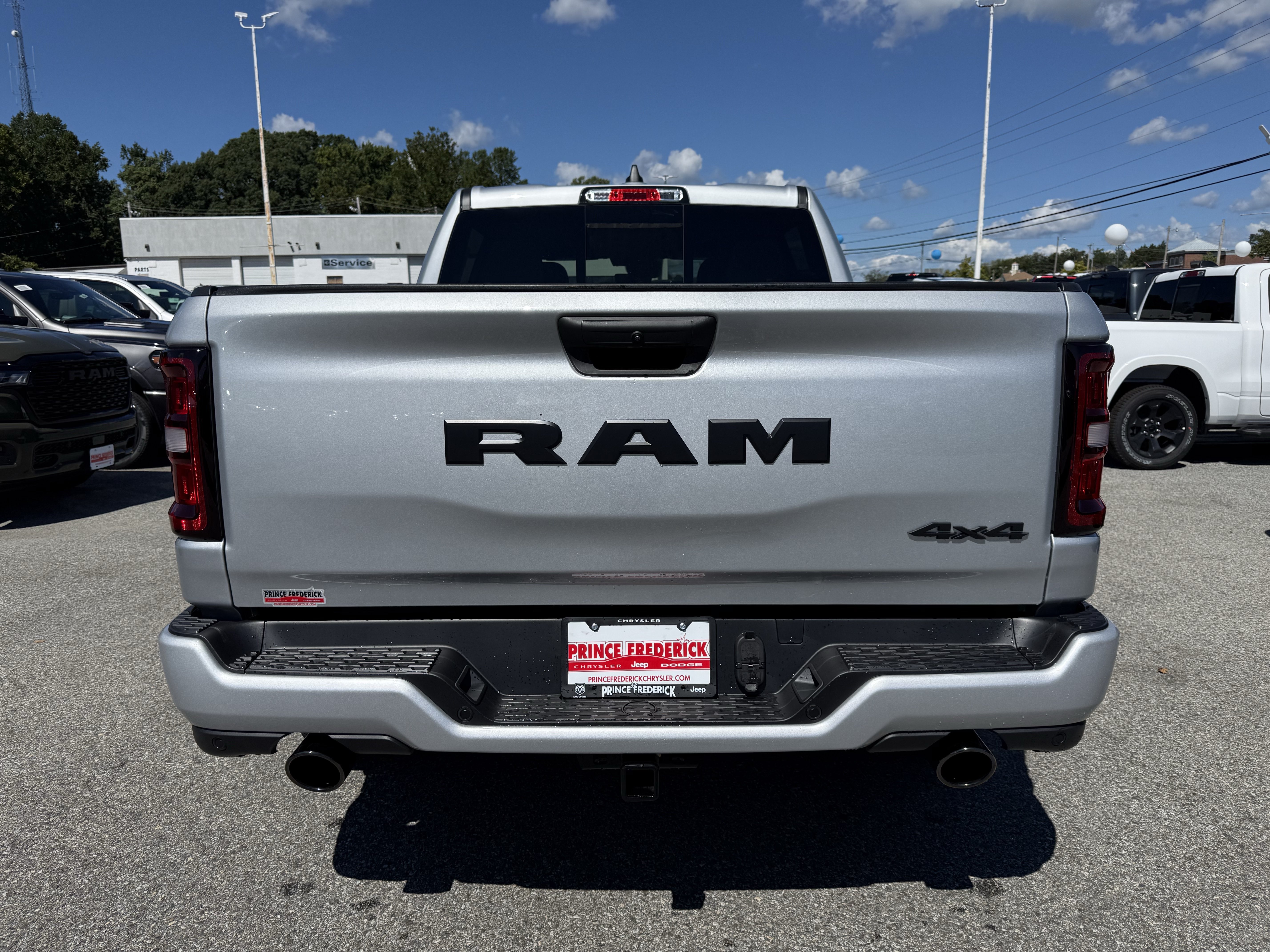 New 2027 Ram 1500 Express Express 4x4 Crew Cab 57 Box