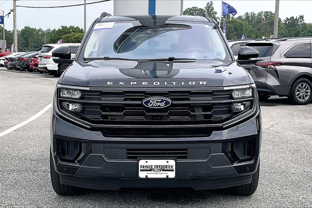 Certified 2025 Ford Expedition Active Active 4x2