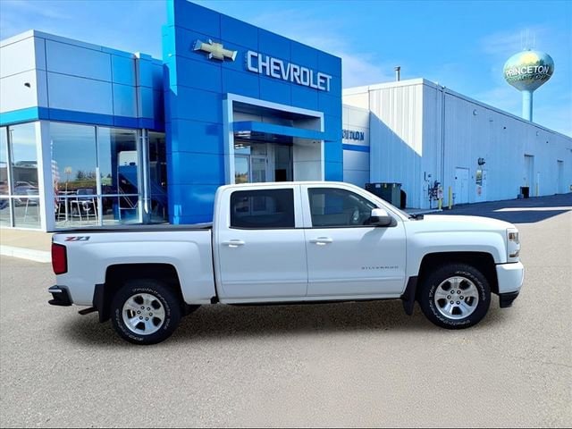 Used 2017 Chevrolet Silverado 1500 LT with VIN 3GCUKRECXHG217730 for sale in Princeton, Minnesota