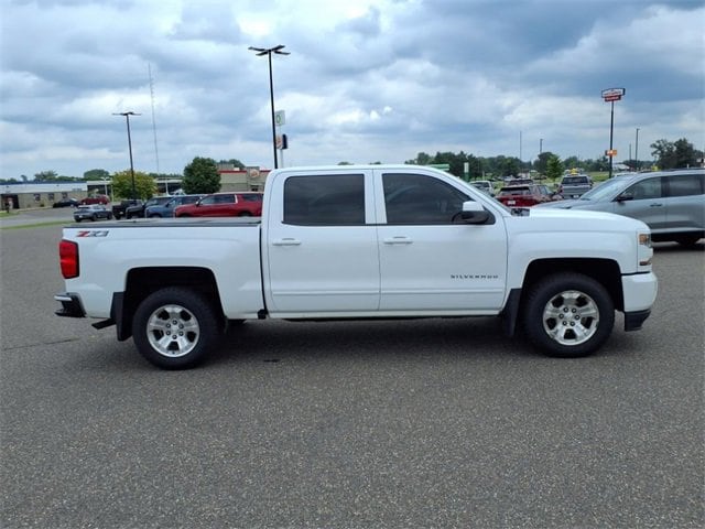 Used 2018 Chevrolet Silverado 1500 LT Z71 with VIN 3GCUKREC0JG262343 for sale in Princeton, Minnesota
