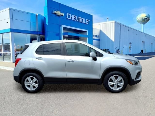 Used 2020 Chevrolet Trax LS with VIN 3GNCJNSB7LL231935 for sale in Princeton, Minnesota