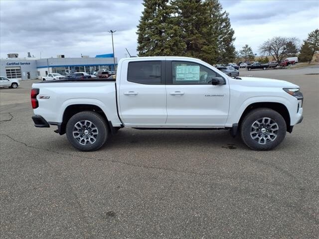 2025 Chevrolet Colorado Z71 photo 2