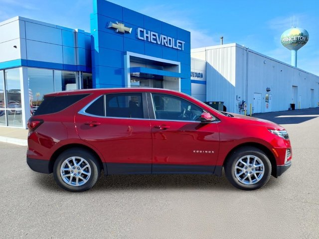Used 2022 Chevrolet Equinox LT with VIN 3GNAXUEV1NL220485 for sale in Princeton, Minnesota