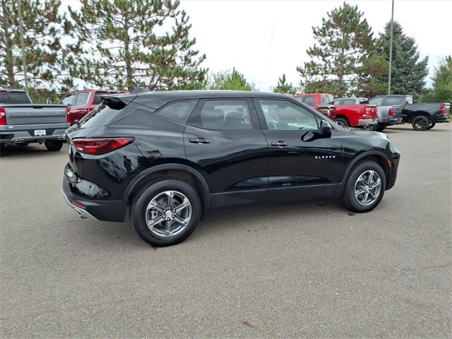 2025 Chevrolet Blazer 2LT photo 3