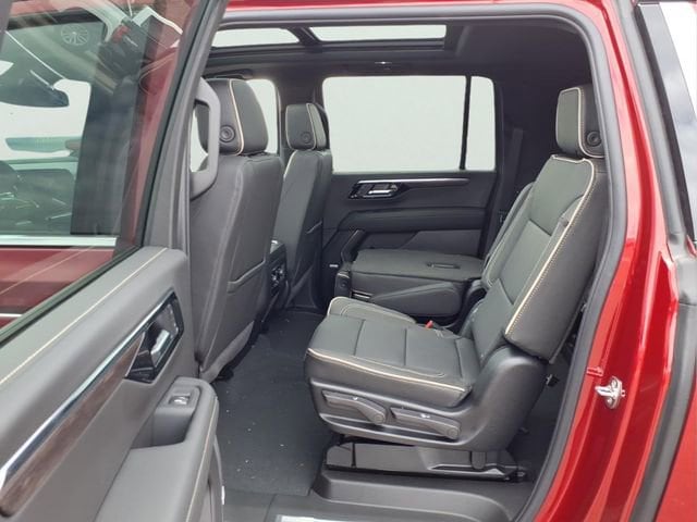 2026 Chevrolet Suburban Premier - Photo 11