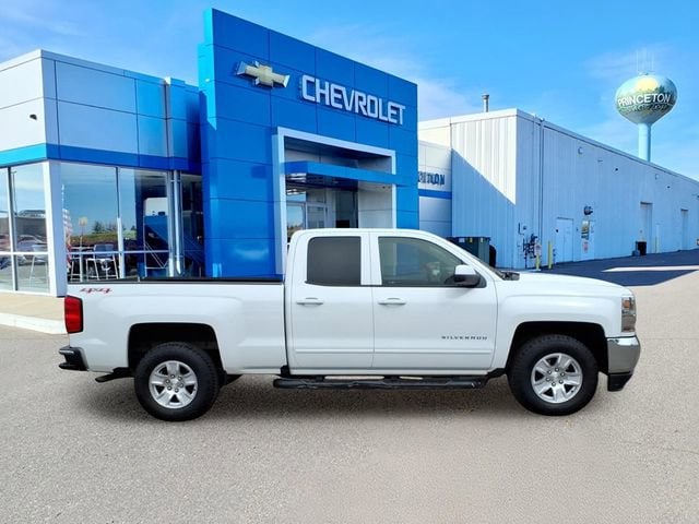 Used 2017 Chevrolet Silverado 1500 LT with VIN 1GCVKREC3HZ225852 for sale in Princeton, Minnesota
