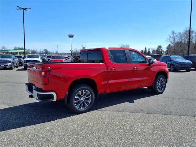 2025 Chevrolet Silverado 1500 LT photo 3