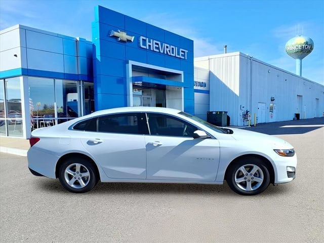 Used 2023 Chevrolet Malibu 1FL with VIN 1G1ZC5ST7PF198949 for sale in Princeton, Minnesota