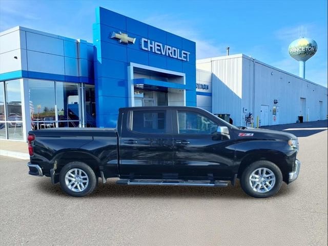 Used 2021 Chevrolet Silverado 1500 LT with VIN 3GCUYDED0MG152245 for sale in Princeton, Minnesota