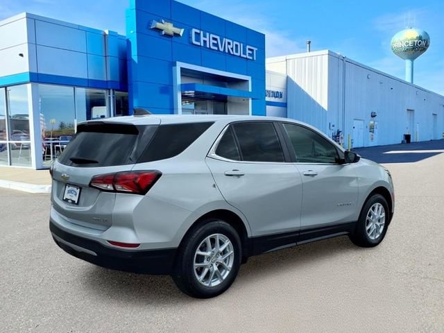 Used 2022 Chevrolet Equinox LT with VIN 3GNAXUEV9NL123034 for sale in Princeton, Minnesota