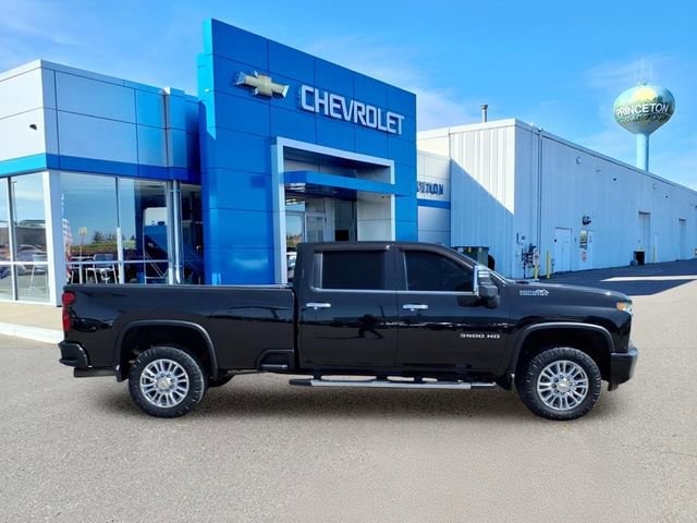 Used 2022 Chevrolet Silverado 3500HD High Country with VIN 1GC4YVEYXNF209644 for sale in Princeton, Minnesota