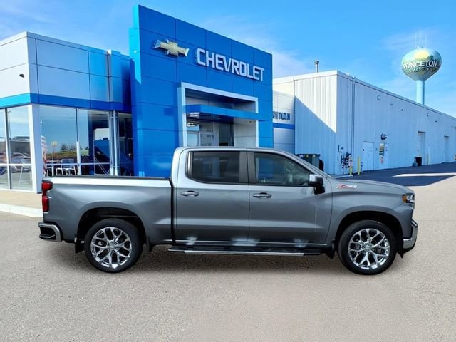 Used 2019 Chevrolet Silverado 1500 LT with VIN 3GCUYDED4KG157011 for sale in Princeton, Minnesota