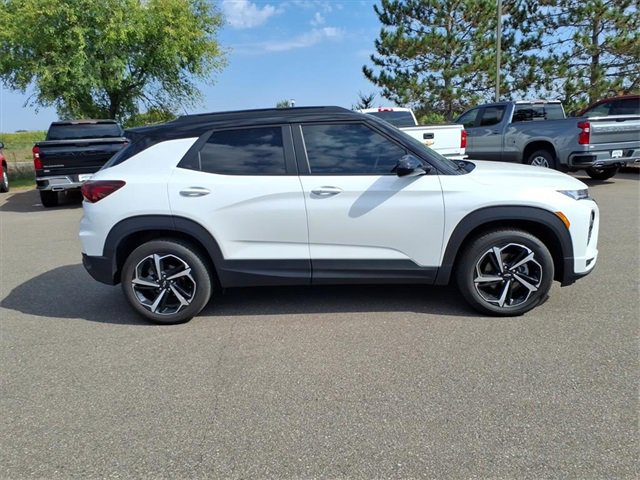 2023 Chevrolet Trailblazer RS photo 2