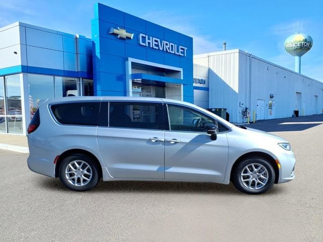 Used 2024 Chrysler Pacifica Touring L with VIN 2C4RC1BG9RR175381 for sale in Princeton, Minnesota