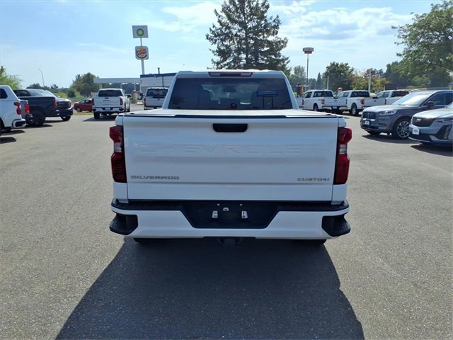 2022 Chevrolet Silverado Custom photo 4