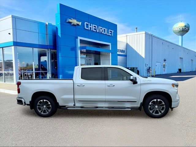 Used 2022 Chevrolet Silverado 1500 High Country with VIN 1GCUDJET2NZ586363 for sale in Princeton, Minnesota