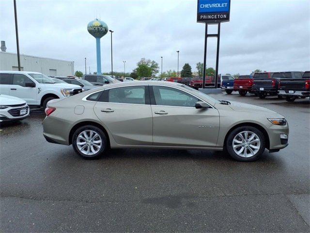 Used 2022 Chevrolet Malibu 1LT with VIN 1G1ZD5ST3NF161553 for sale in Princeton, MN