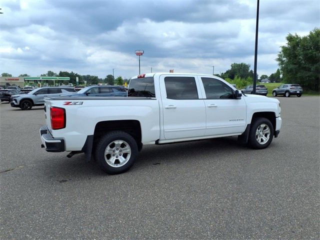 2018 Chevrolet Silverado 1500 LT photo 3